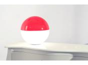 L&aacute;mpara de sobre mesa de color rojo BOREAL