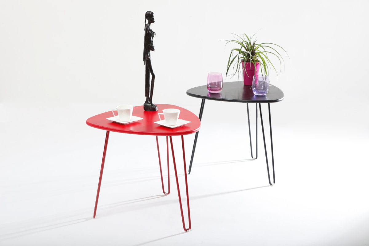 Mesa de sal&oacute;n dise&ntilde;o roja LAKEA