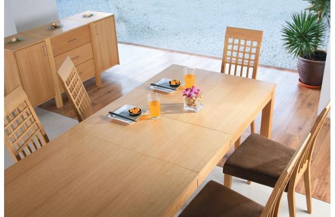 Mesa Gilmore de roble macizo y de color roble claro