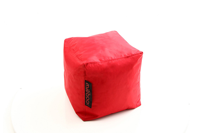 Puf de dise&ntilde;o cuadrado rojo CUBAG 