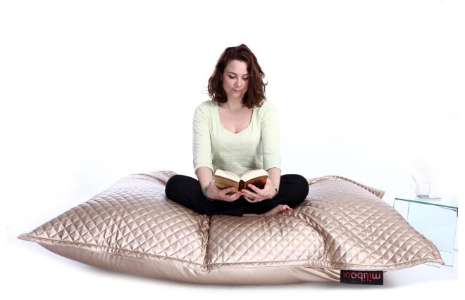 Puf gigante acolchonado de dise&ntilde;o dorado BIG MILIBAG TREND