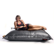 Puf gigante acolchonado de dise&ntilde;o plateado BIG MILIBAG TREND