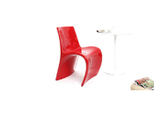 Silla de dise&ntilde;o roja OWIE