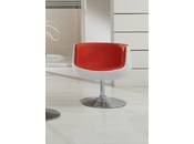 Sill&oacute;n de dise&ntilde;o BRADY blanco y rojo