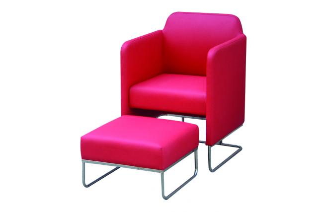 Sillón rojo moderno NOLAN y sus reposa-piés compaginados - Zoom