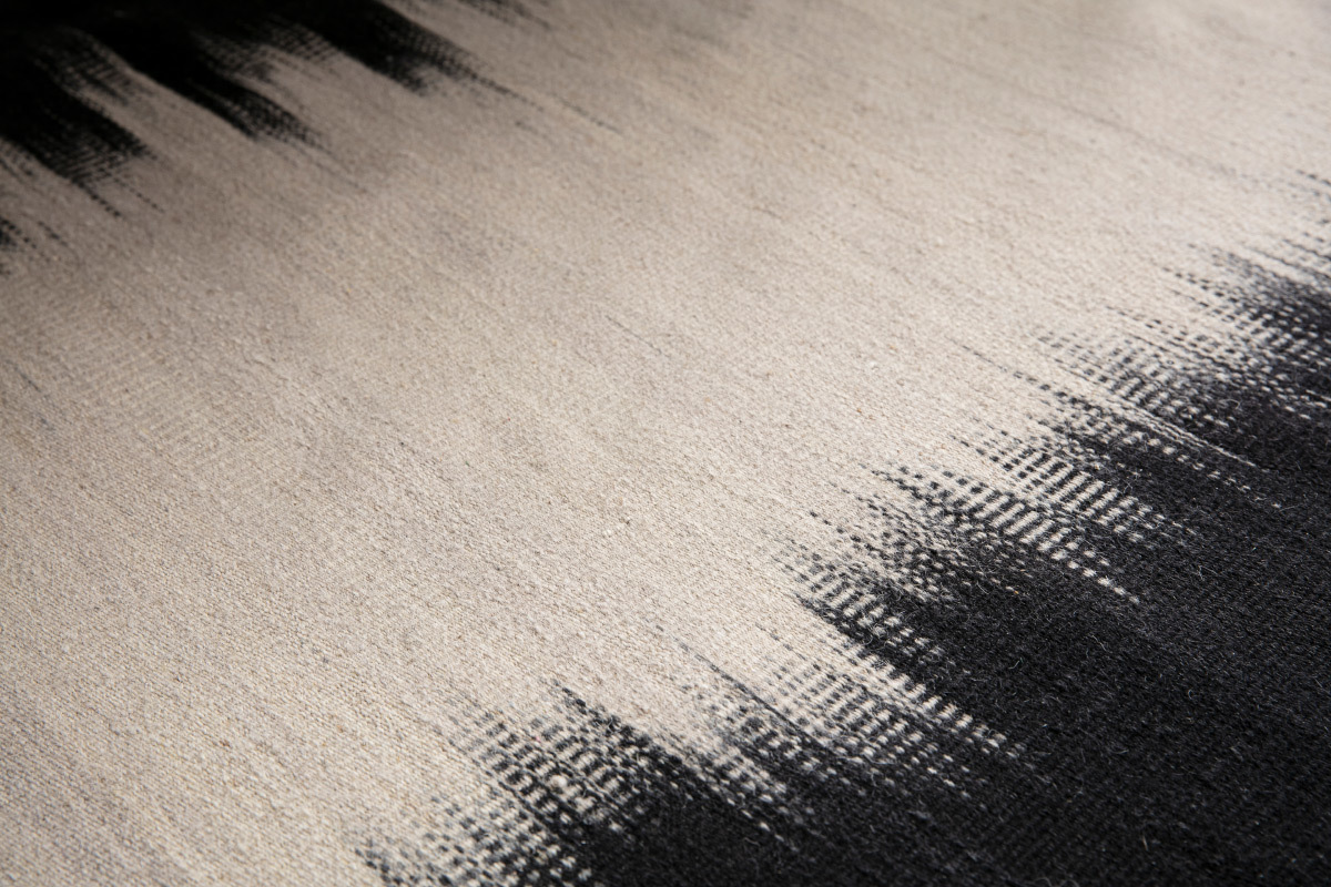 Alfombra en lana marfil y negro 160 x 230 cm IKAT