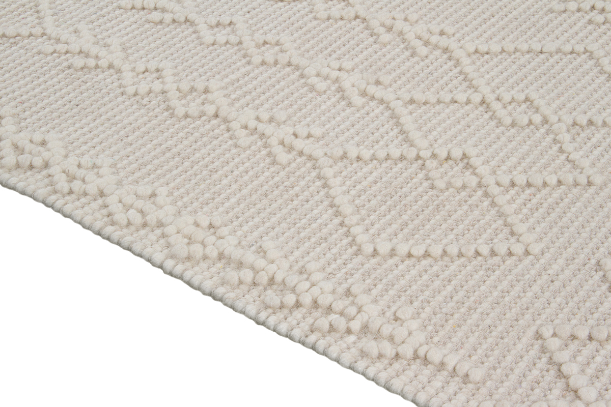 Alfombra tejida a mano de color crudo con relieve y flecos 60נ120cm DENALI