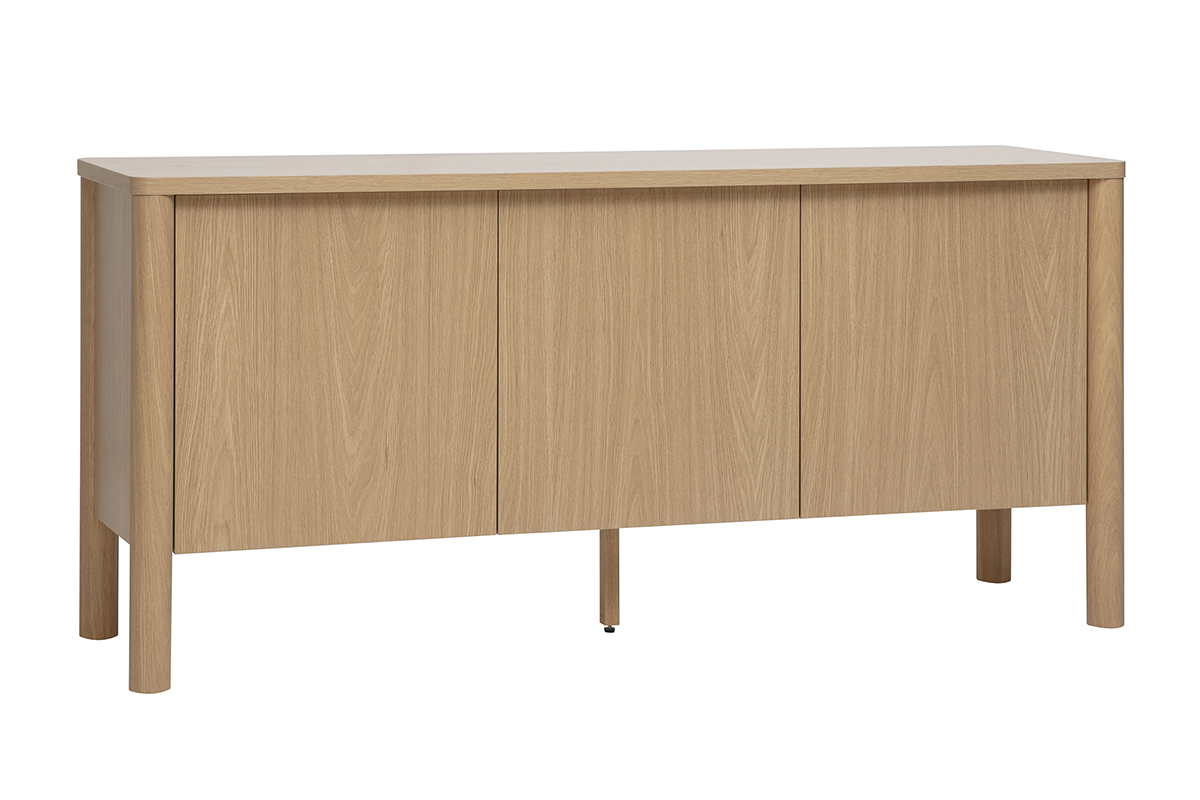 Aparador de madera clara de roble de tres puertas, vista de 3/4, con patas cil�ndricas.
