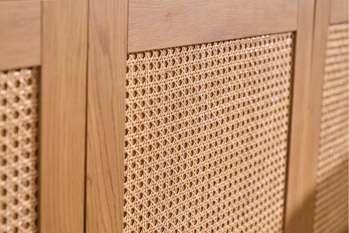 Aparador acabado en madera clara roble y rejilla de rat�n de 3 puertas L160 cm HERA