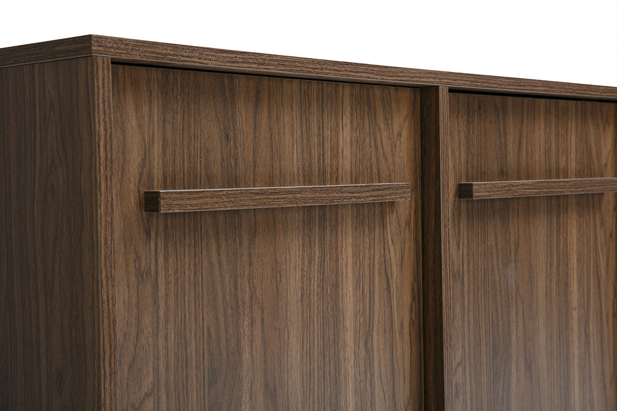 Aparador de madera de nogal oscuro con 4 puertas, vista de cerca de los tiradores de madera