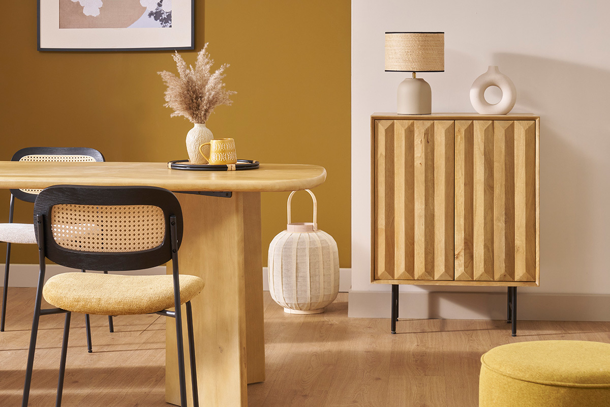Aparador de madera maciza de mango con grabados y metal negro, 2 puertas 70 cm AGRA