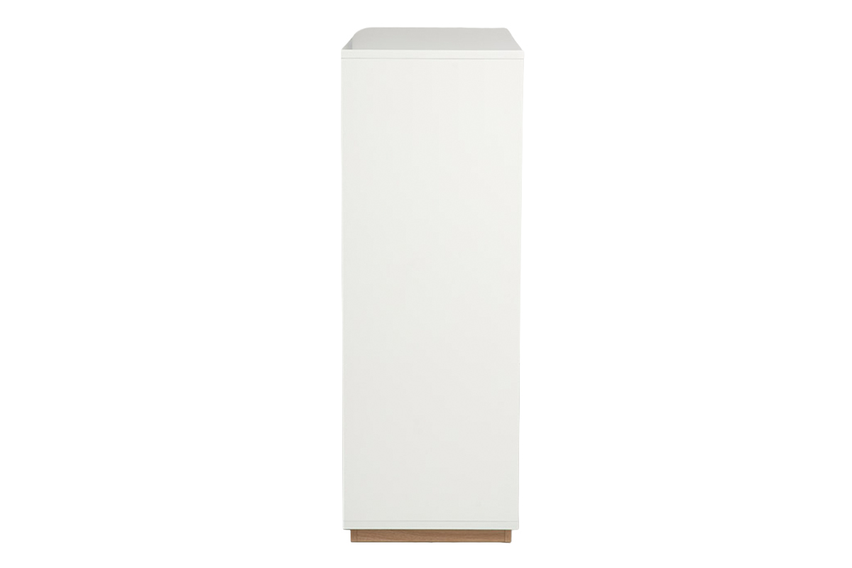 Aparador escandinavo blanco y madera clara, vista de perfil, dimensiones L100 x P39,5 x H112 cm.