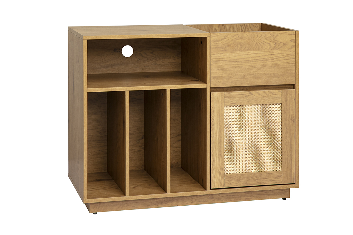 Buffet de almacenamiento para vinilos en madera clara de roble con rejilla de rat�n, vista en 3/4, dimensiones 95x45x75 cm.