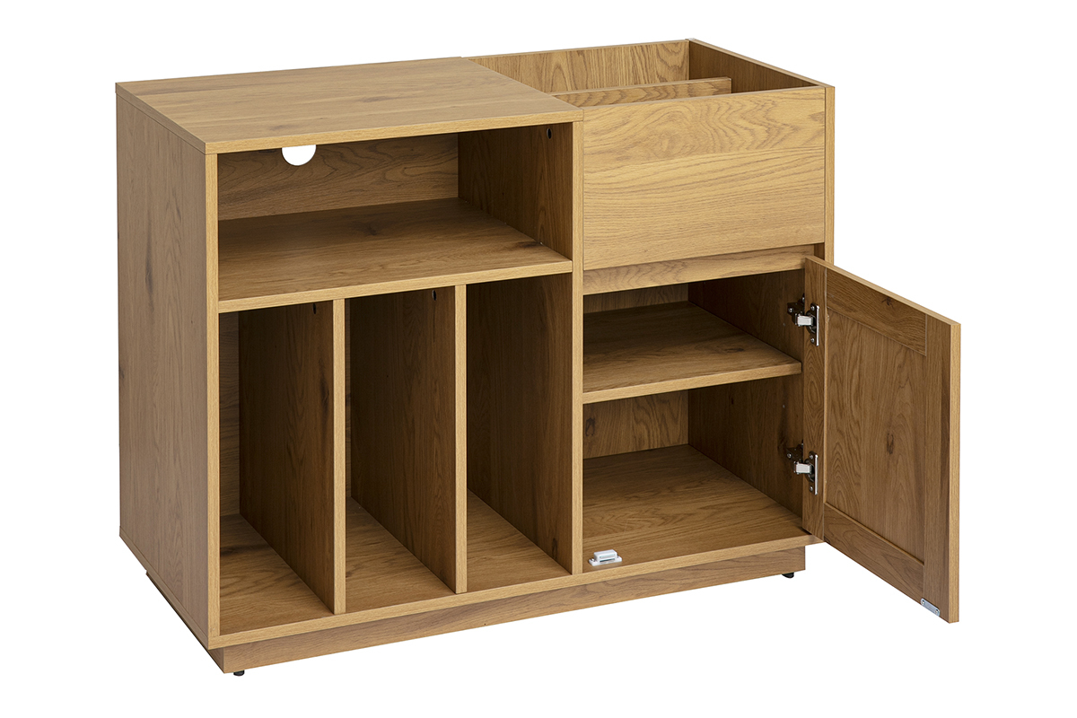 Buffet de almacenamiento para vinilos en madera clara con rejilla de rat�n, vista en 3/4, cajones y puertas abiertas.