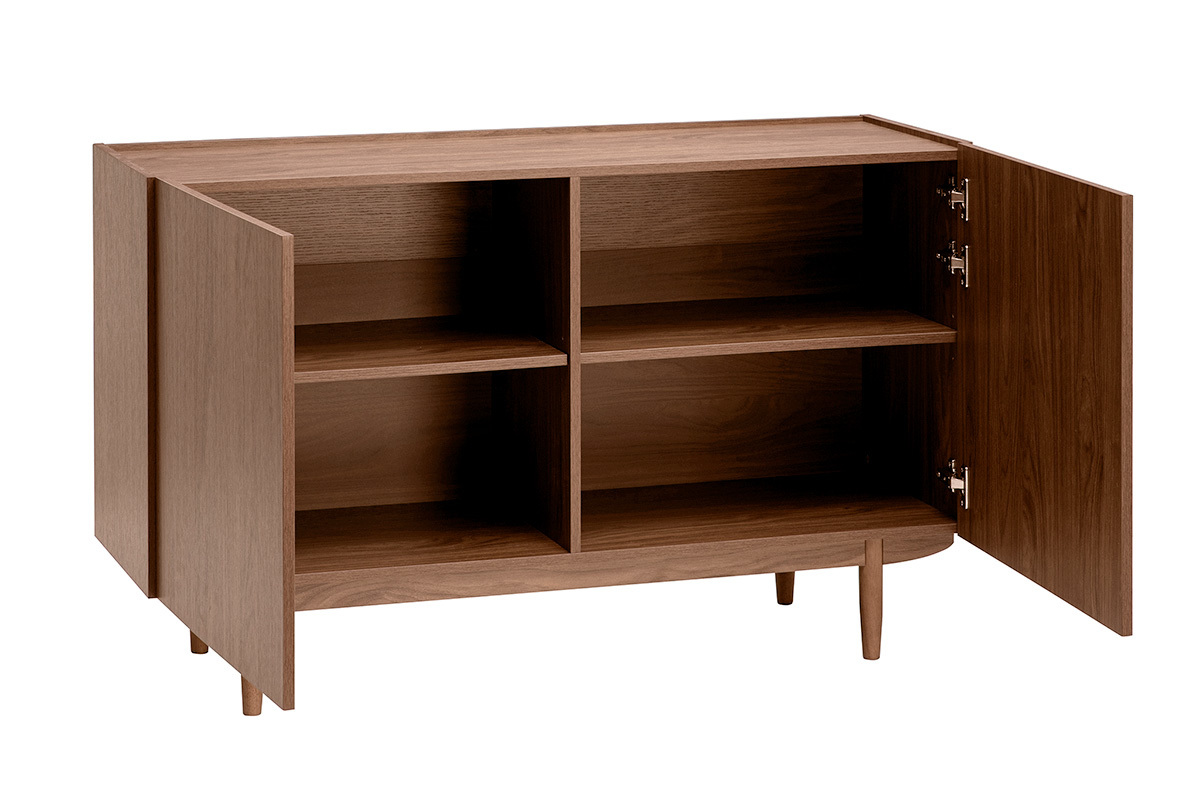 Aparador vintage de madera de nogal oscuro con dos puertas abiertas, mostrando los estantes interiores.