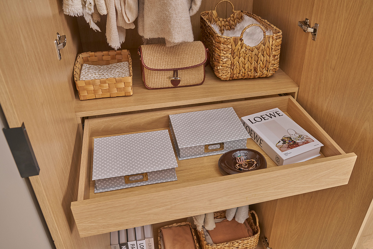 Armario con perchas acabado en madera de roble L90 cm GARENCE