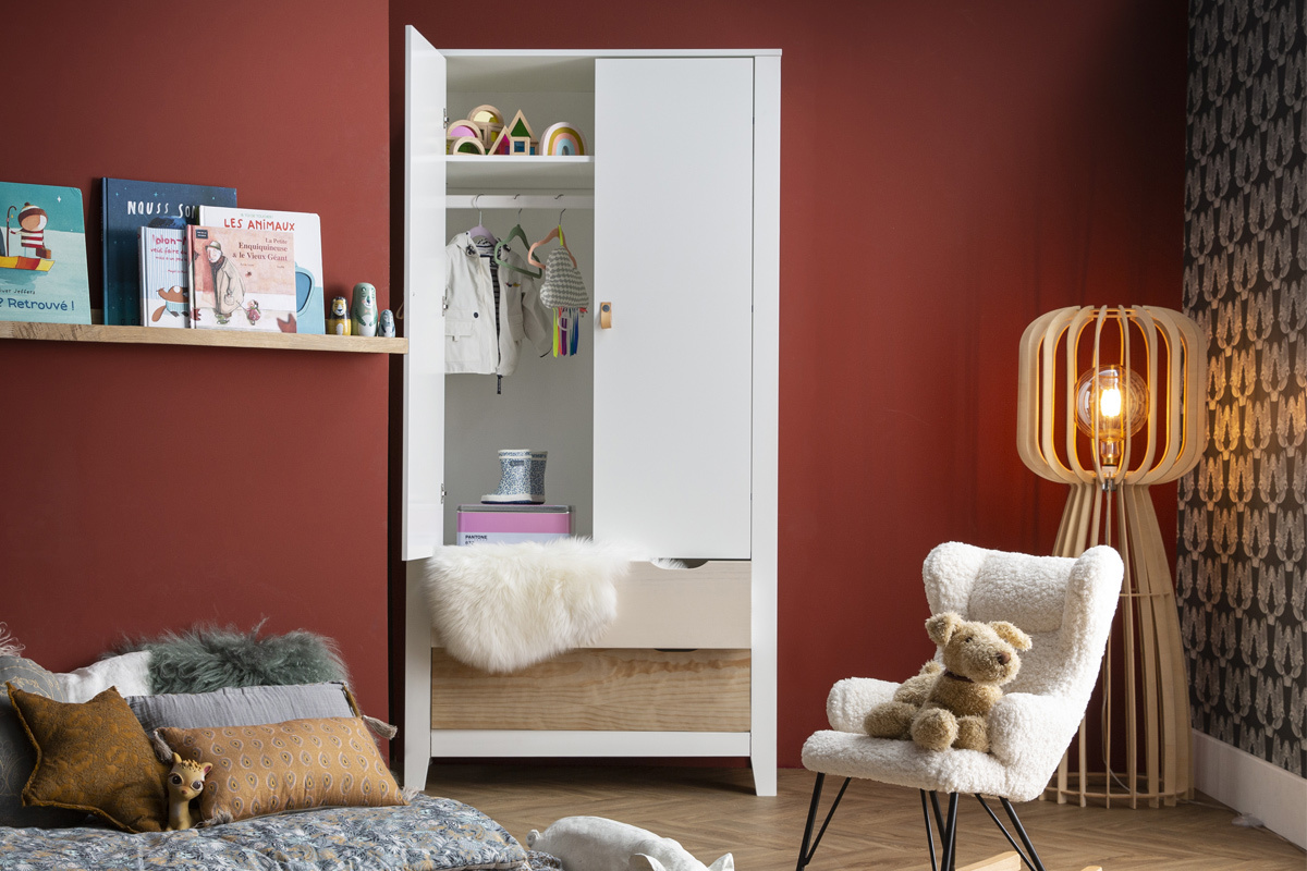 Armario nrdico con colgador y cajones madera y blanco MOLENE