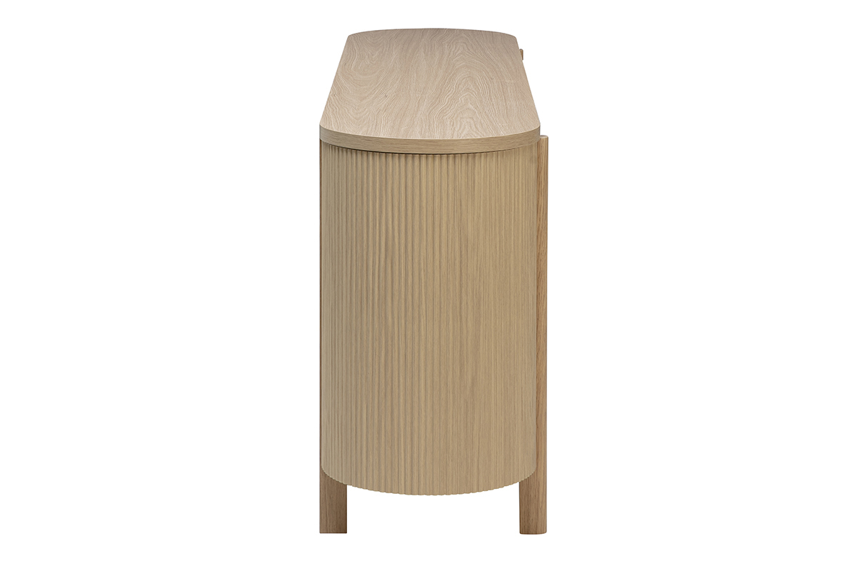 Aparador de roble de madera clara, tres puertas, vista de perfil con patas redondeadas.