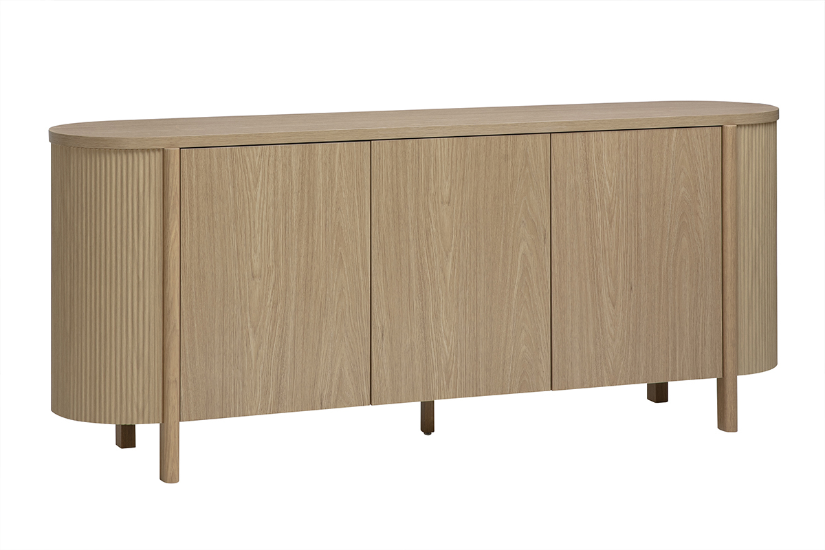 Buffet de madera clara de roble de 3 puertas, vista en 3/4, acabado estriado y redondeado.