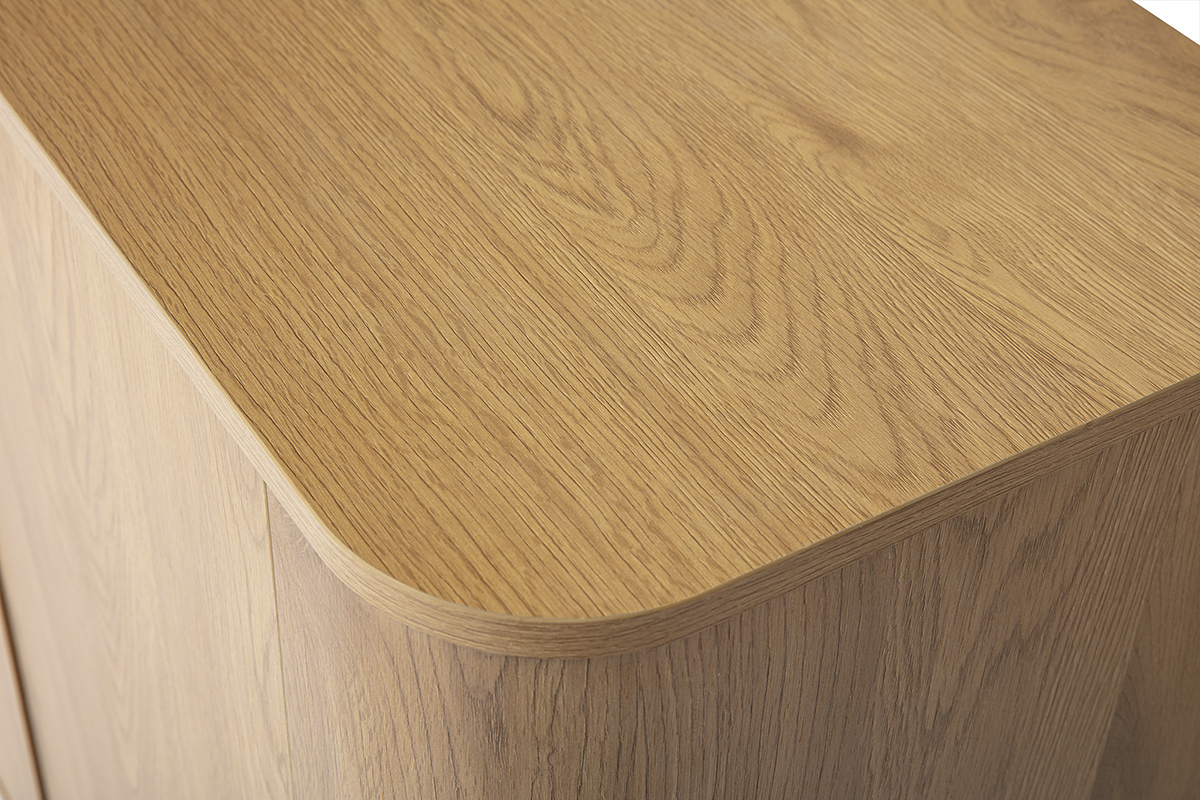 Vista superior del aparador NEGAN de madera clara de roble, que muestra la textura de la madera.