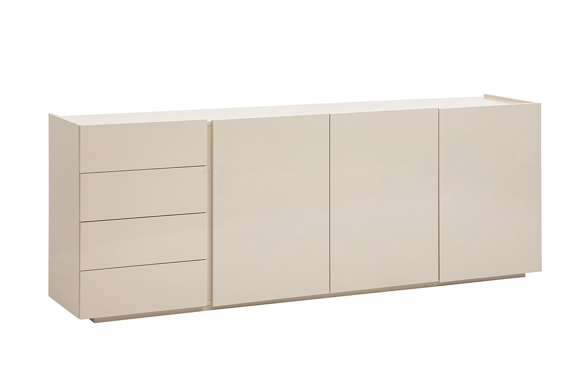 Buffet beige brillante con 3 puertas y 4 cajones, vista de 3/4.