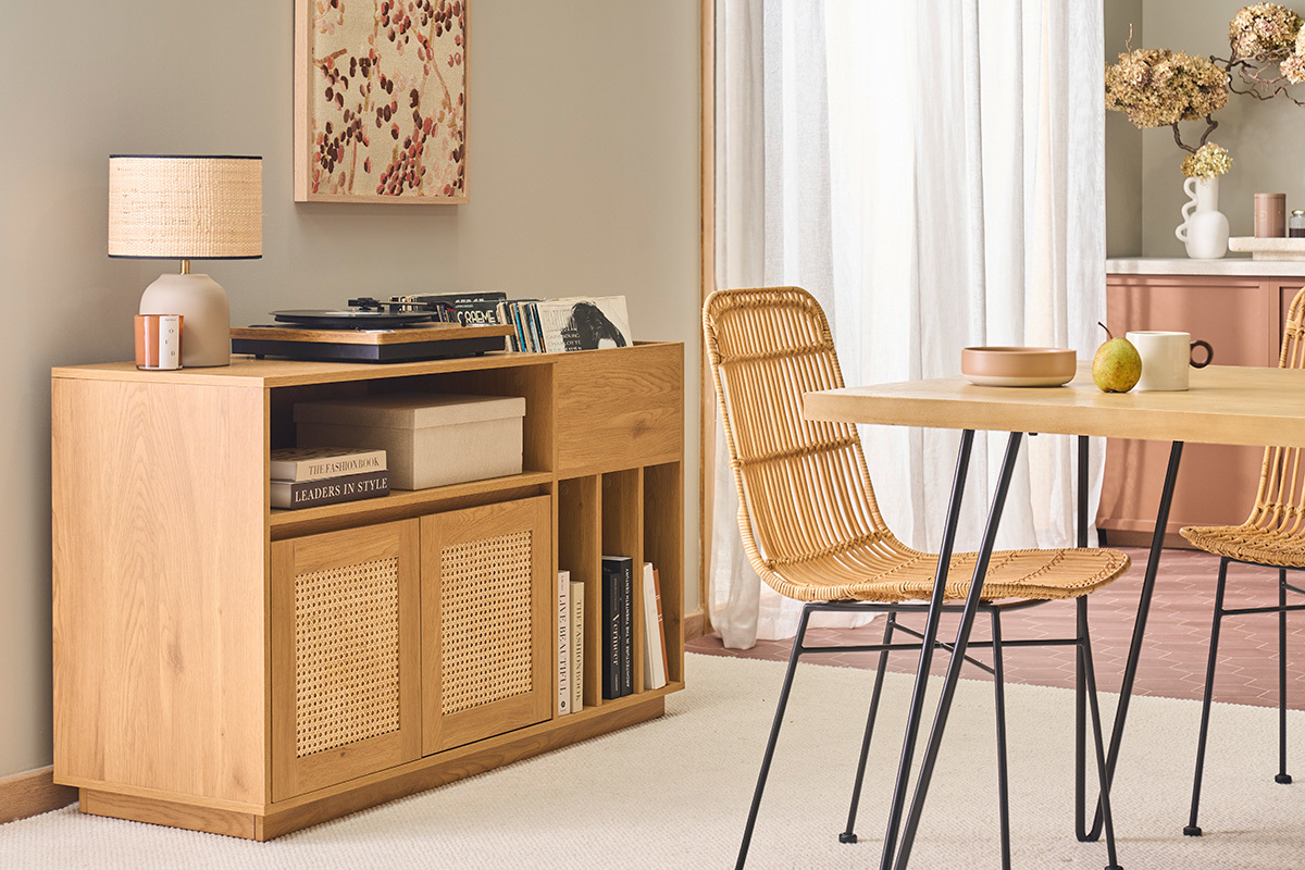 Buffet para vinilos acabado madera clara roble y tejido rat�n L130 cm ALICANTE