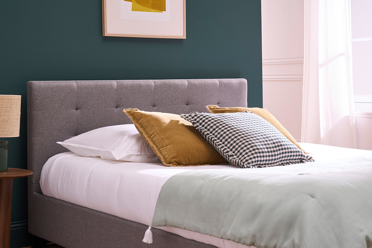 Cama 160 x 200 tela gris acolchada MARQUISE