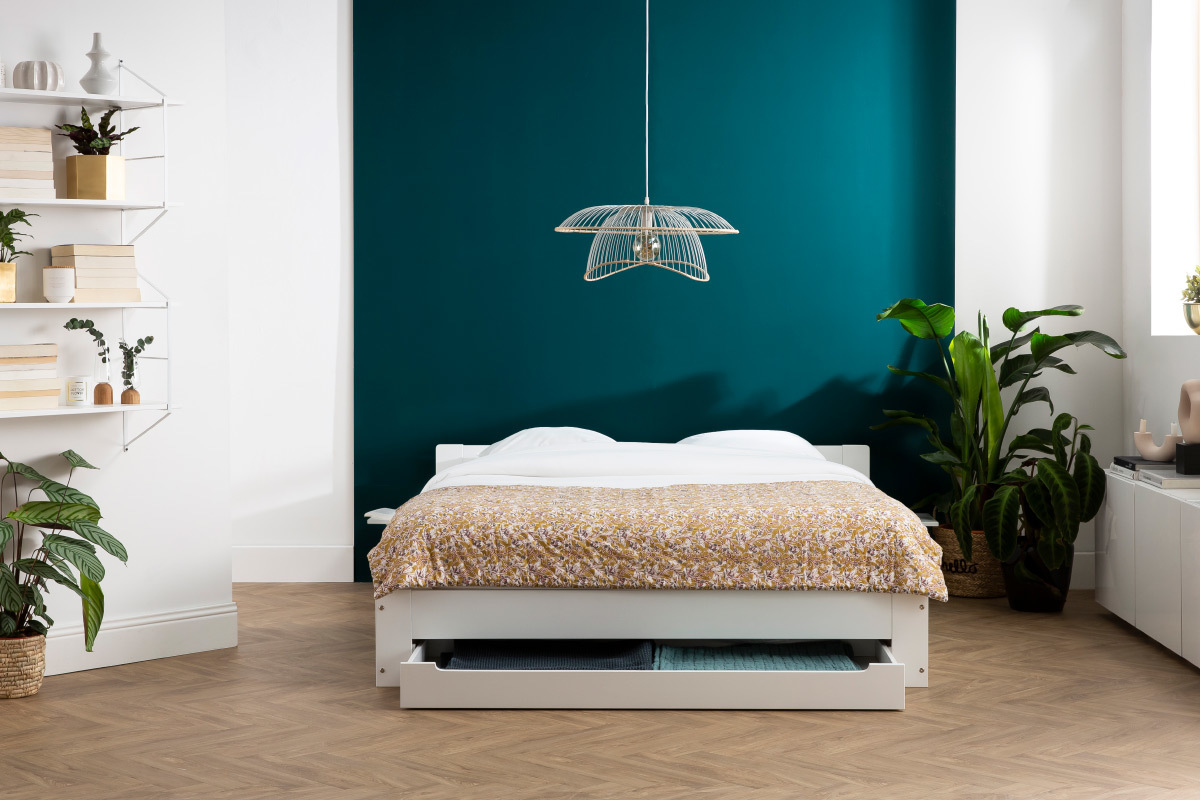 Cama con cajn de almacenaje y mesitas blanca 160 x 200 cm LORIS