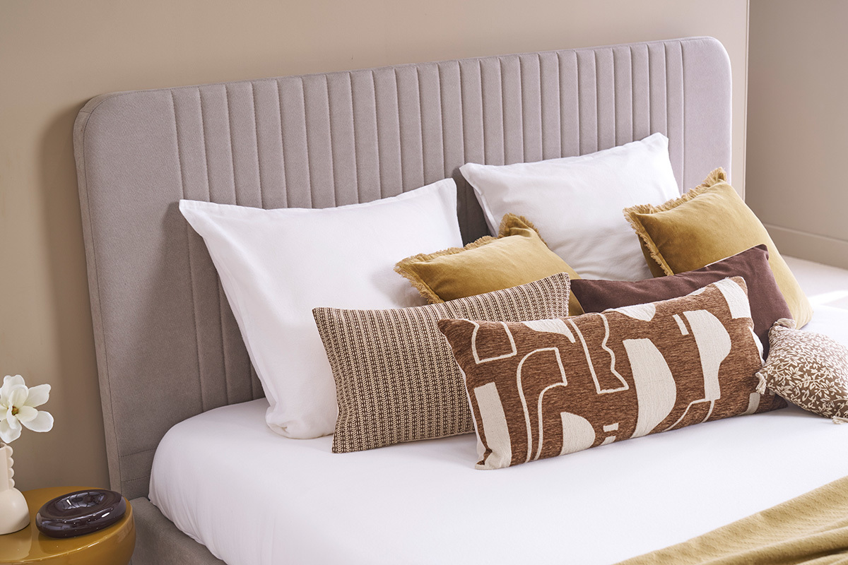 Cama de 2 plazas 160x200 en tela taupe LINDSAY