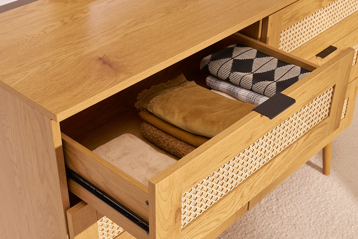 C�moda acabado en madera clara, rejilla de rat�n y metal negro 6 cajones L120 cm MANILLE