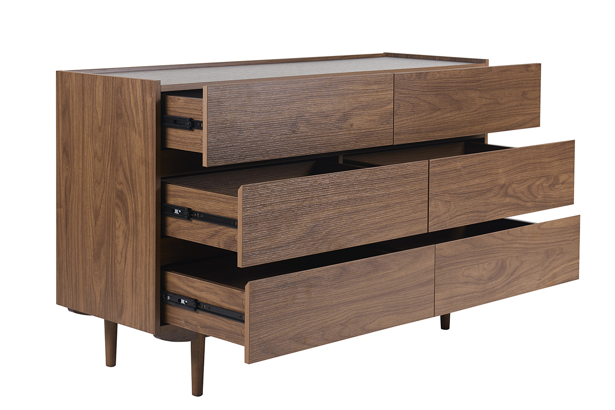 C�moda de madera oscura con 6 cajones abiertos, vista de 3/4.