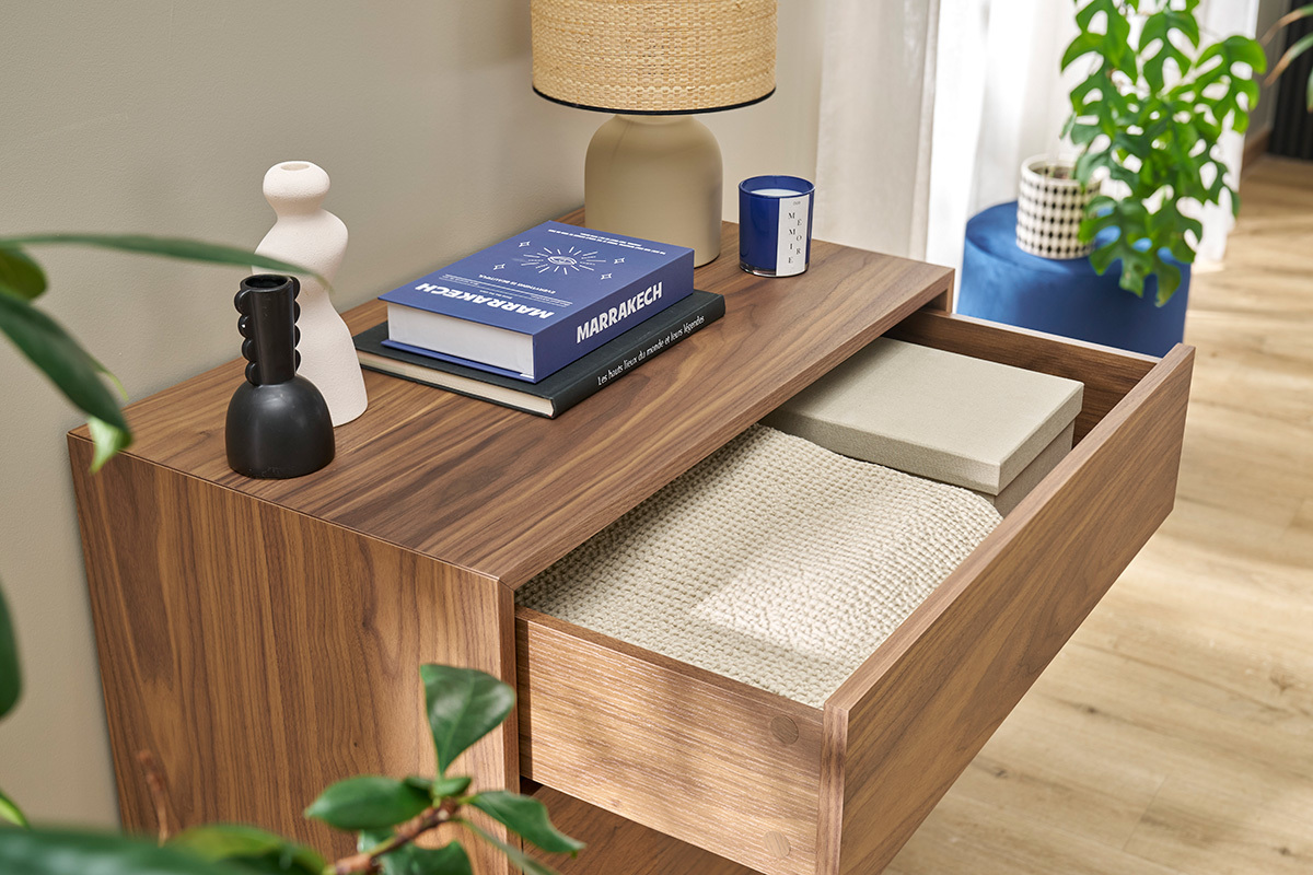 Cmoda vintage con 3cajones de nogal y metal 80,5cm MANNY