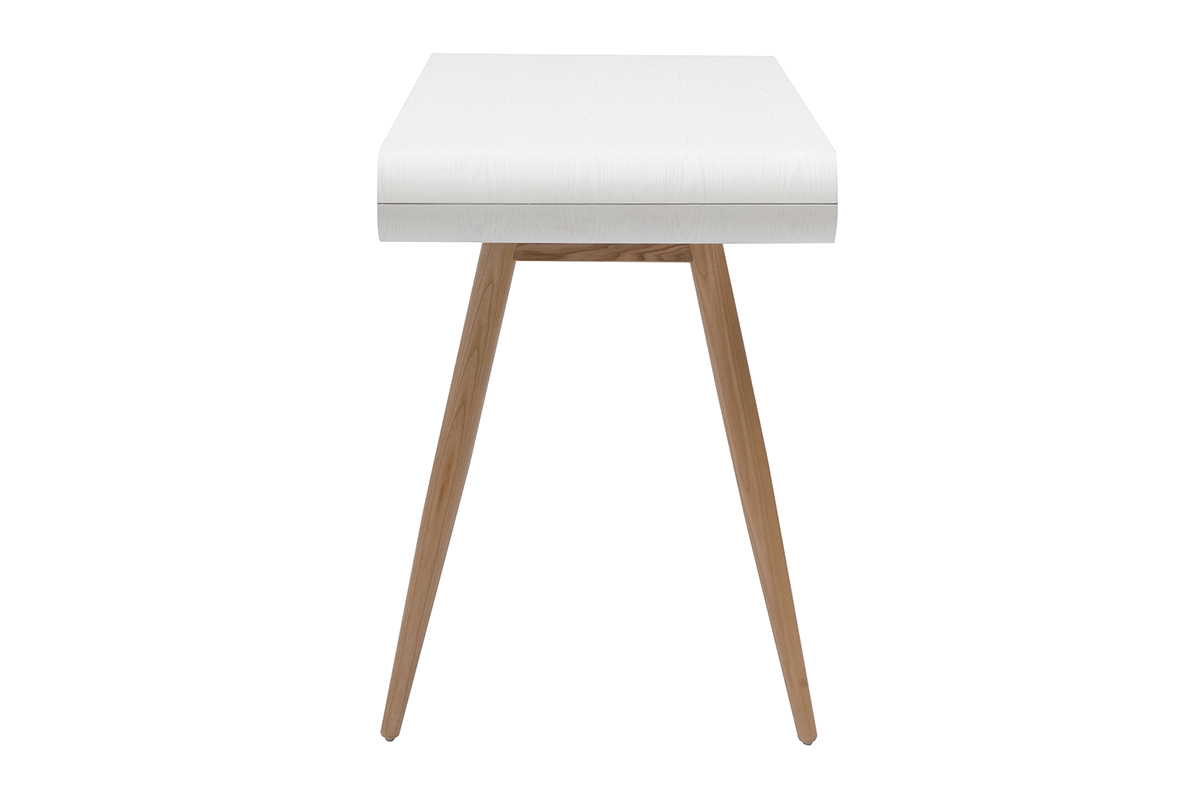 Escritorio escandinavo de madera clara y blanco, vista lateral.
