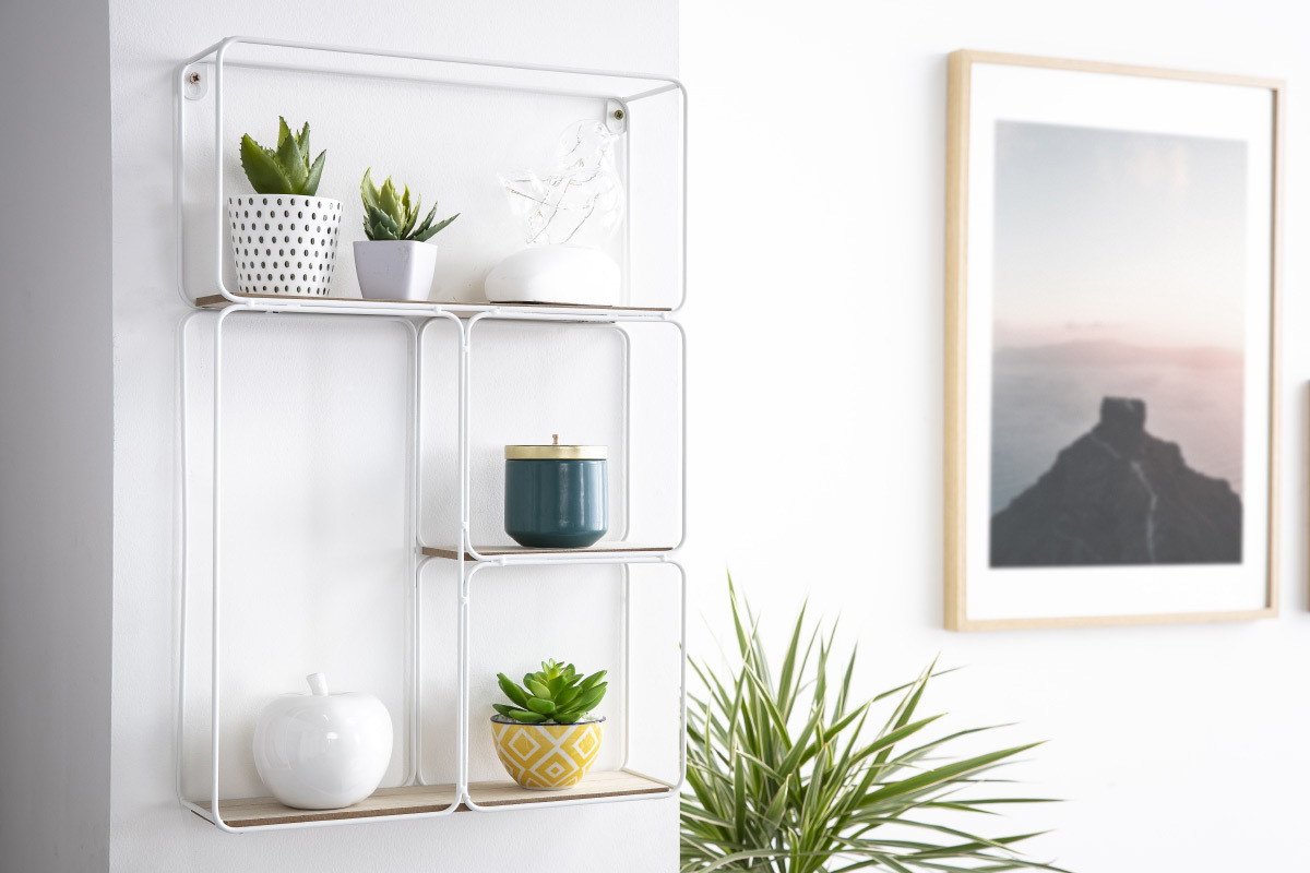 Estantera moderna metal blanca y madera BRICK