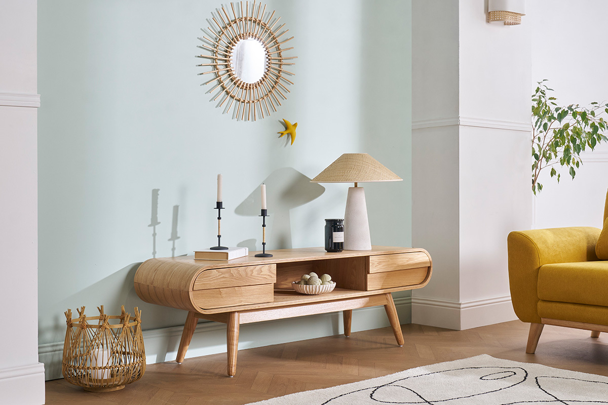 Lmpara de mesa blanca de cermica con pantalla de mimbre H47 cm JUNI