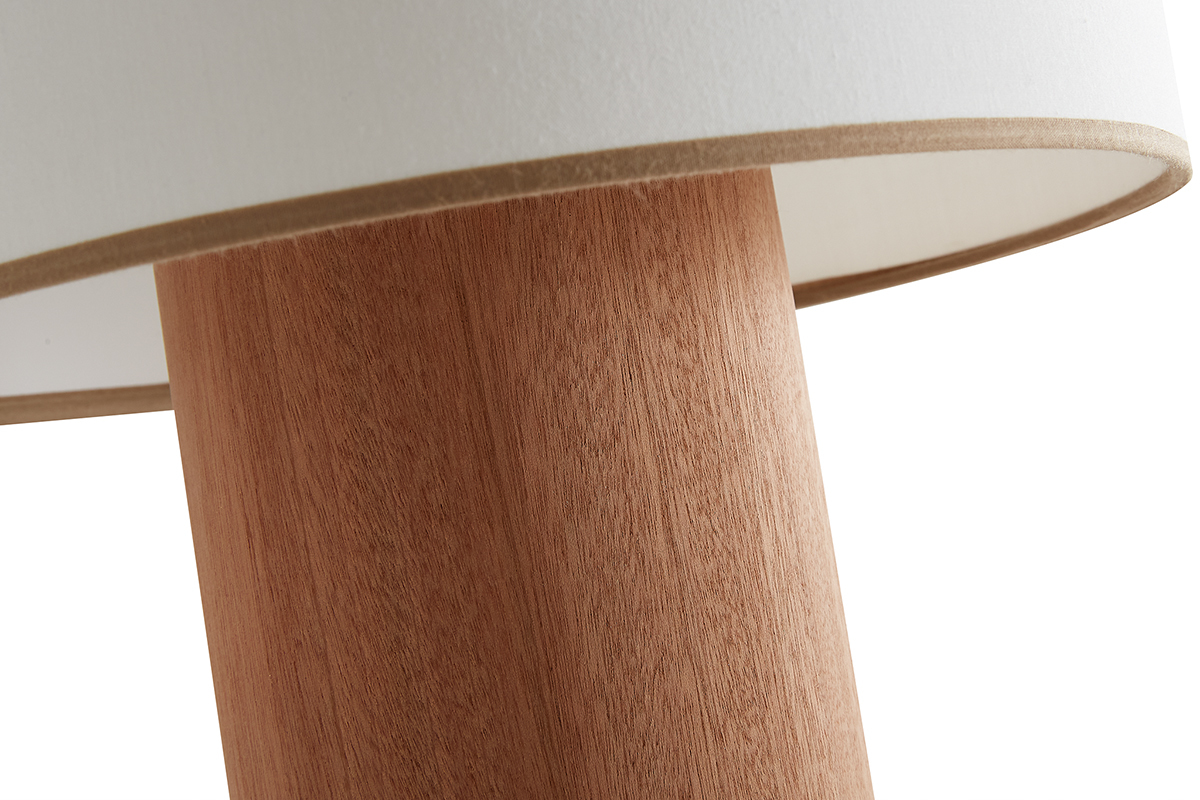Lmpara de mesa con pantalla de algodn color arena y base con hoja de caoba 36cm SOLAR