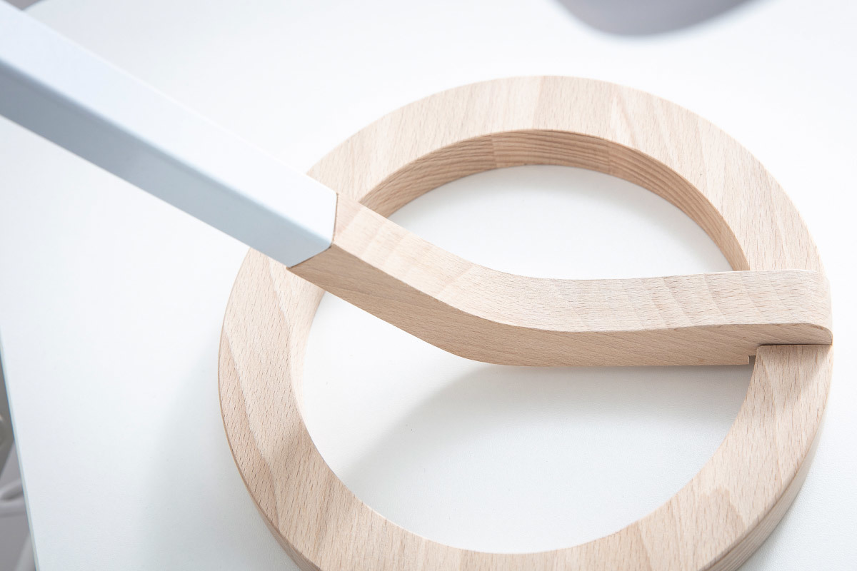Lmpara de mesa diseo pie crculo madera blanca TWIST