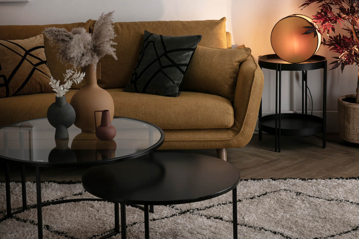 Lmpara de mesa doble material terciopelo amarillo mostaza y rafia 35cm de dim. VERSO