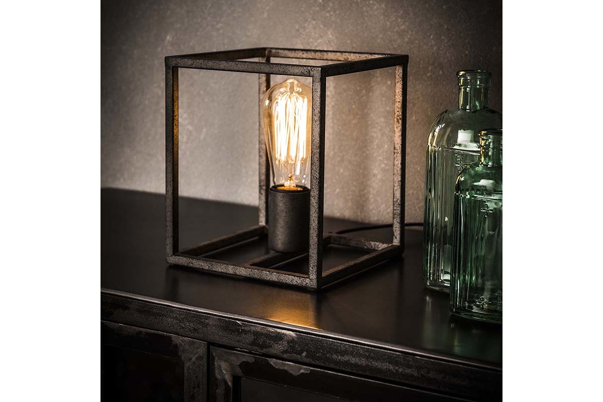 Lmpara de mesa industrial en metal acabado envejecido ARCHI