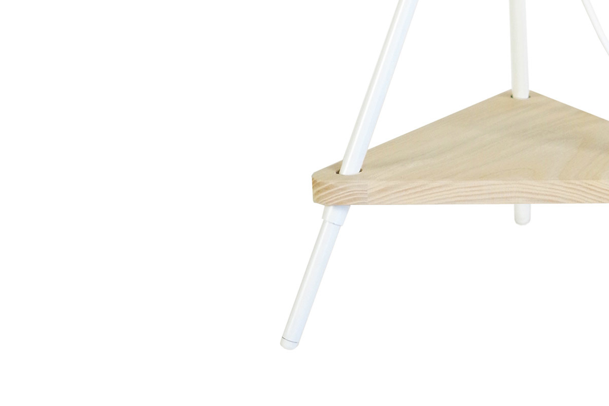 Lmpara de mesa metal blanco y madera YIN