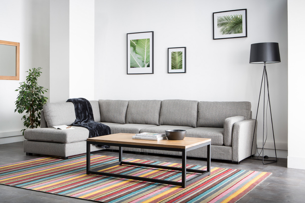 L�mpara de pie dise�o pie tri�ngulo acero negra LADY