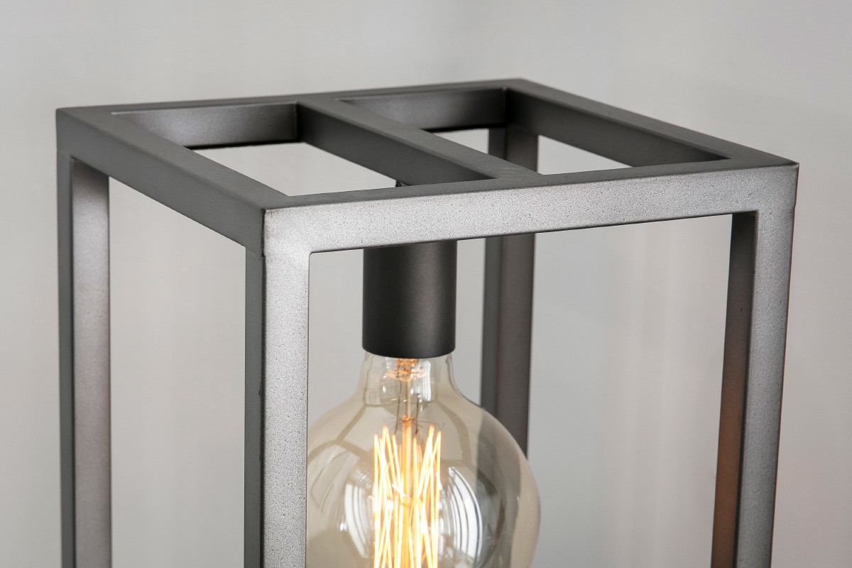 Lmpara de pie en metal COLUMN