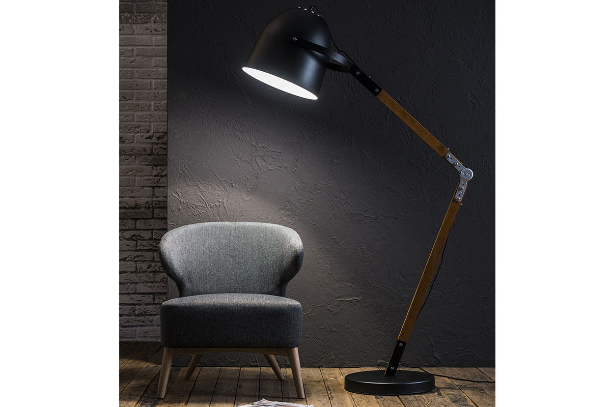 Lmpara de pie en metal negro y madera GABY