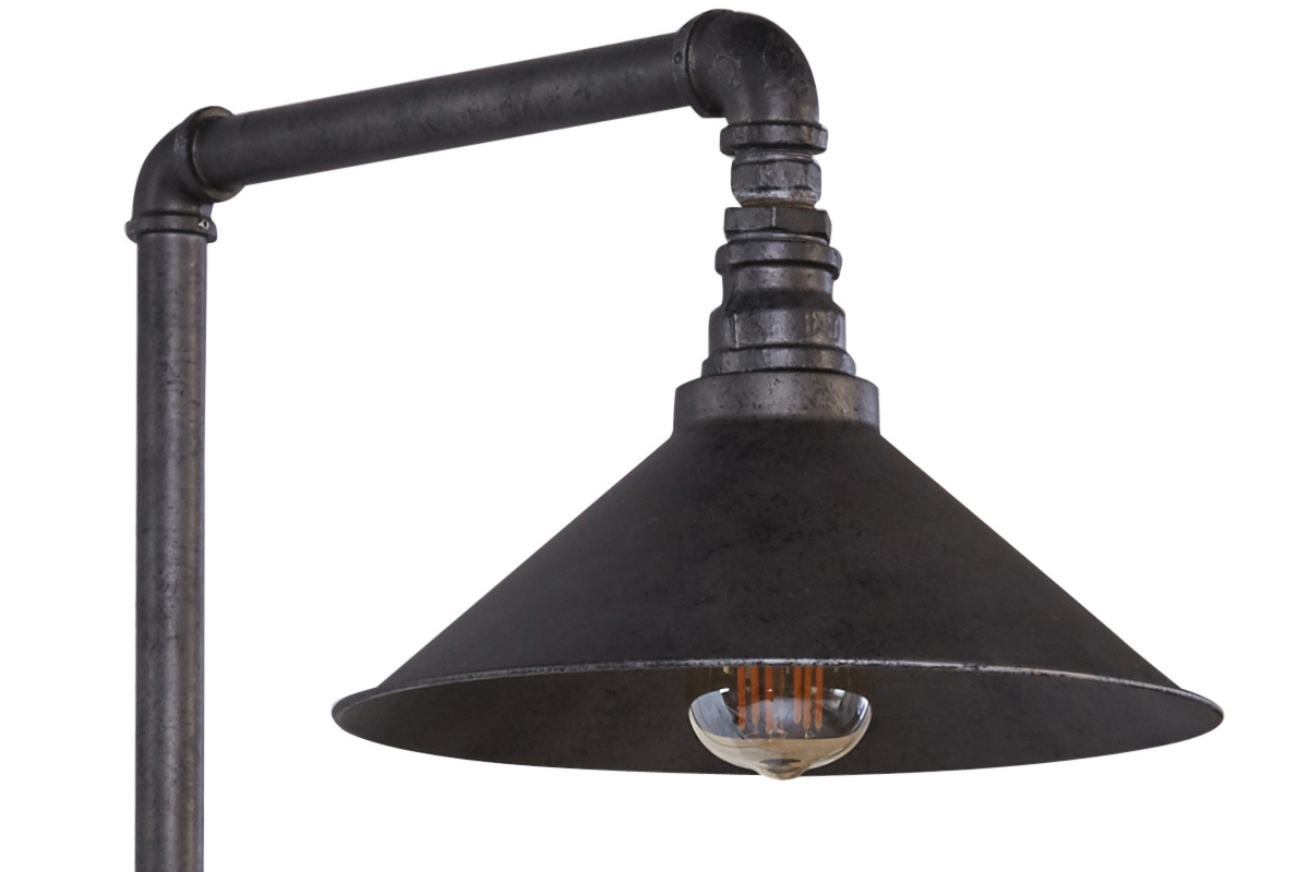 Lmpara de pie industrial en metal acabado  envejecido ELBOW