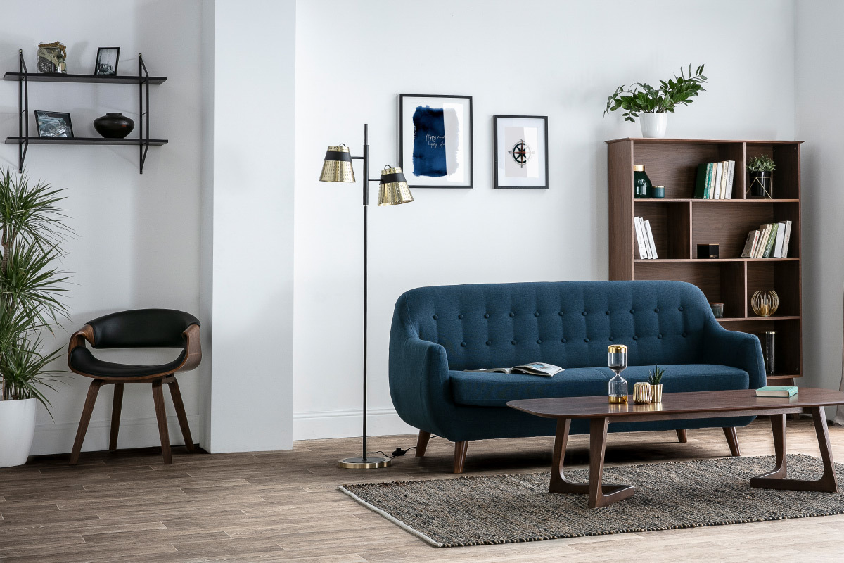 L�mpara de pie moderna metal perforado dorada y negra TRENTO