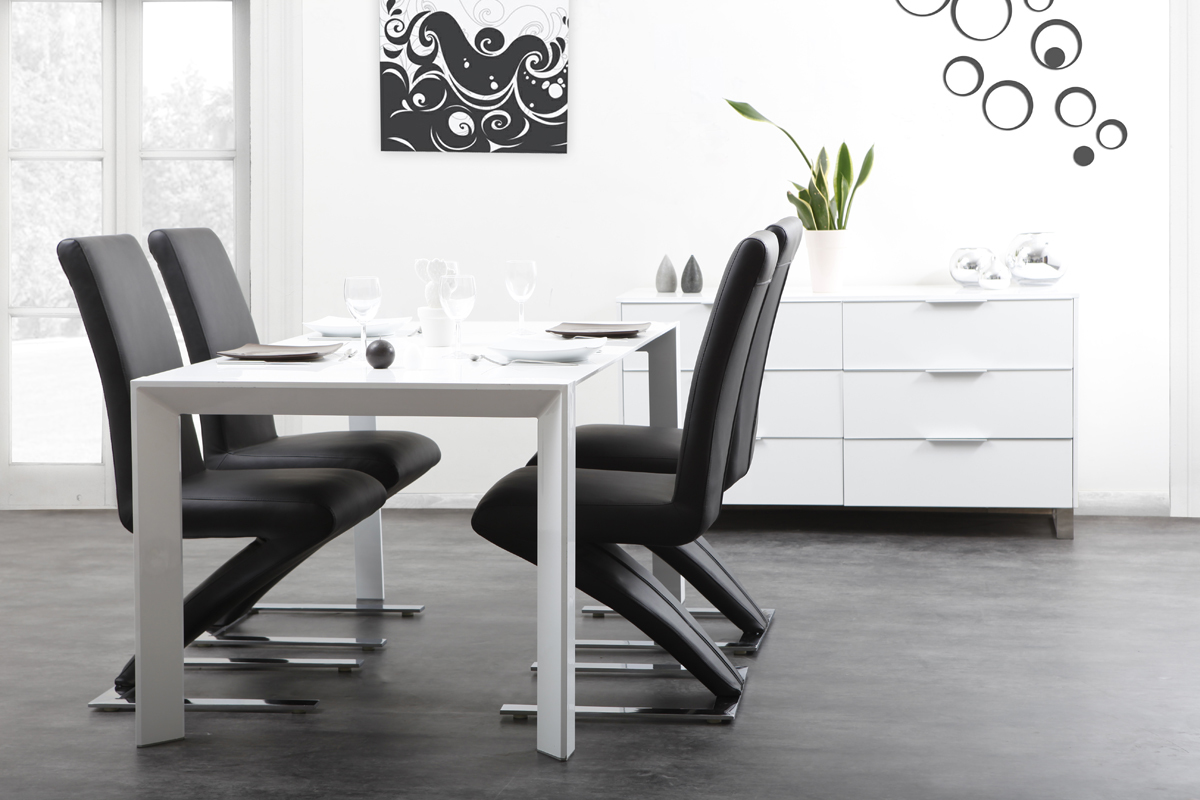 Lote de 2  sillas de dise�o negras  NEW ANGIE