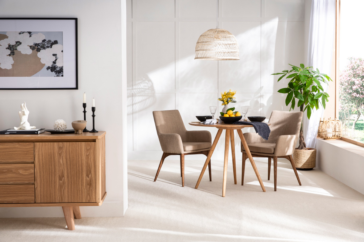 Lote de 2 sillones de diseo en polister beige SHANA