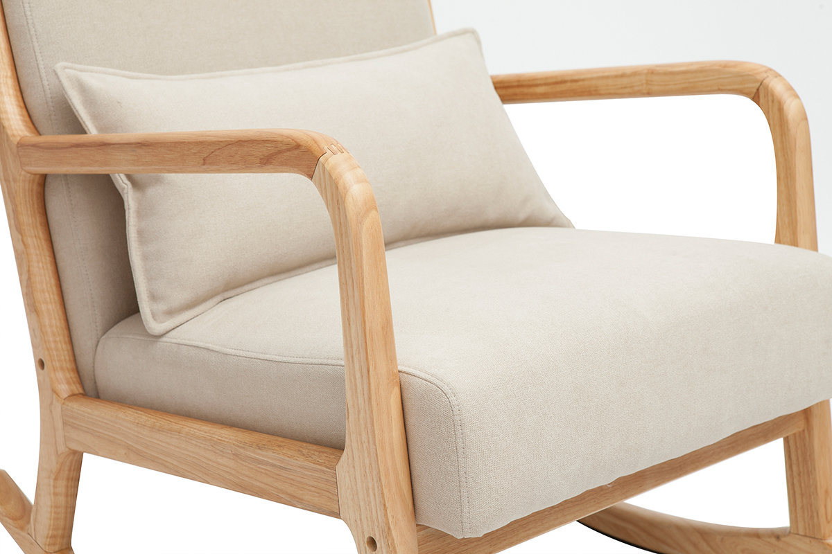Mecedora nrdica de madera clara y tela efecto aterciopelado beige DERRY