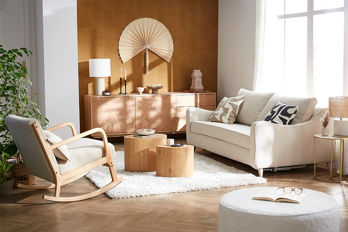 Mecedora nrdica de madera clara y tela efecto aterciopelado beige DERRY