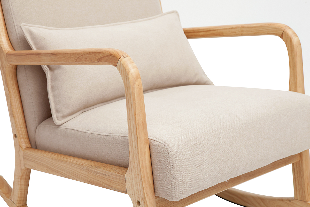 Mecedora nrdica de madera clara y tela efecto aterciopelado beige DERRY